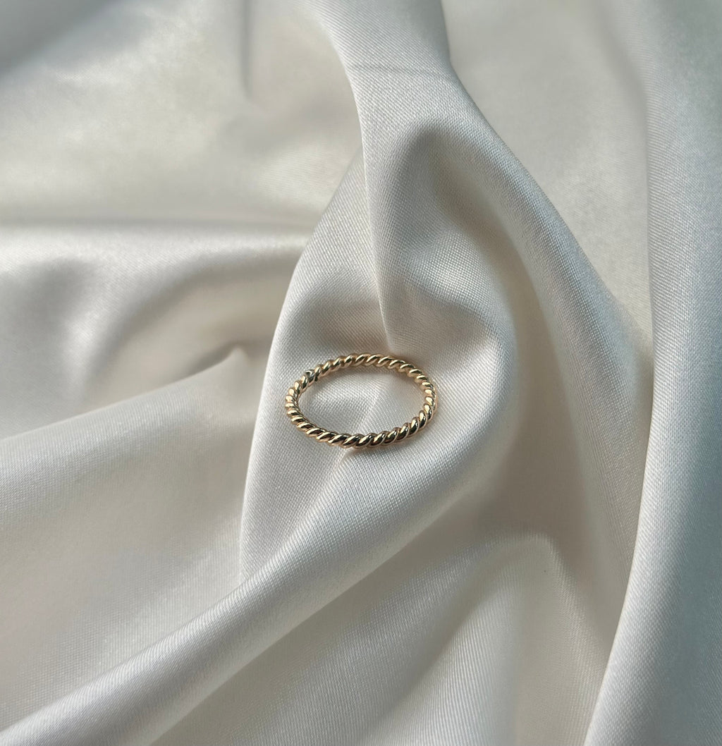 Intertwined (gold-filled)