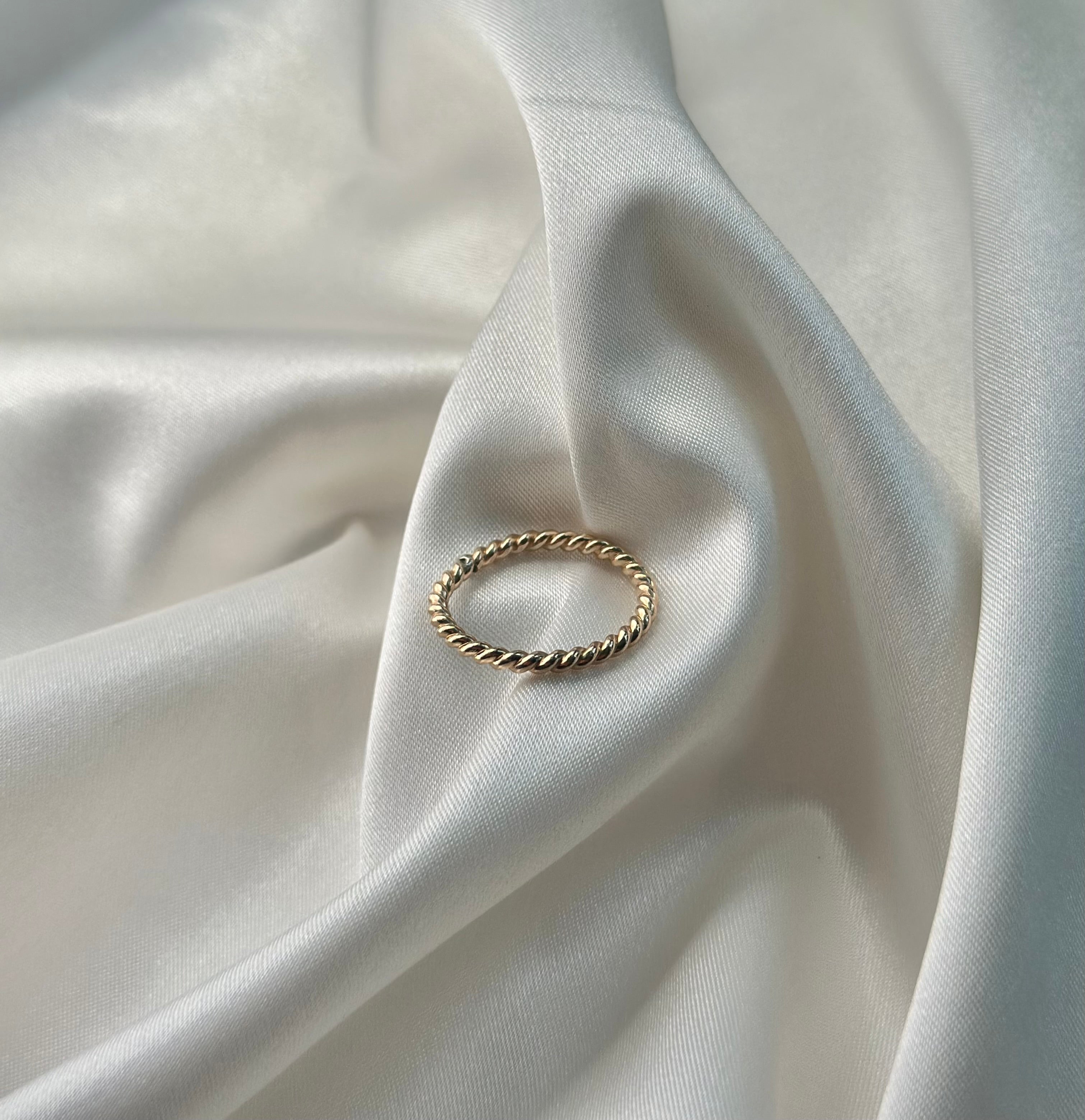 Intertwined (gold-filled)