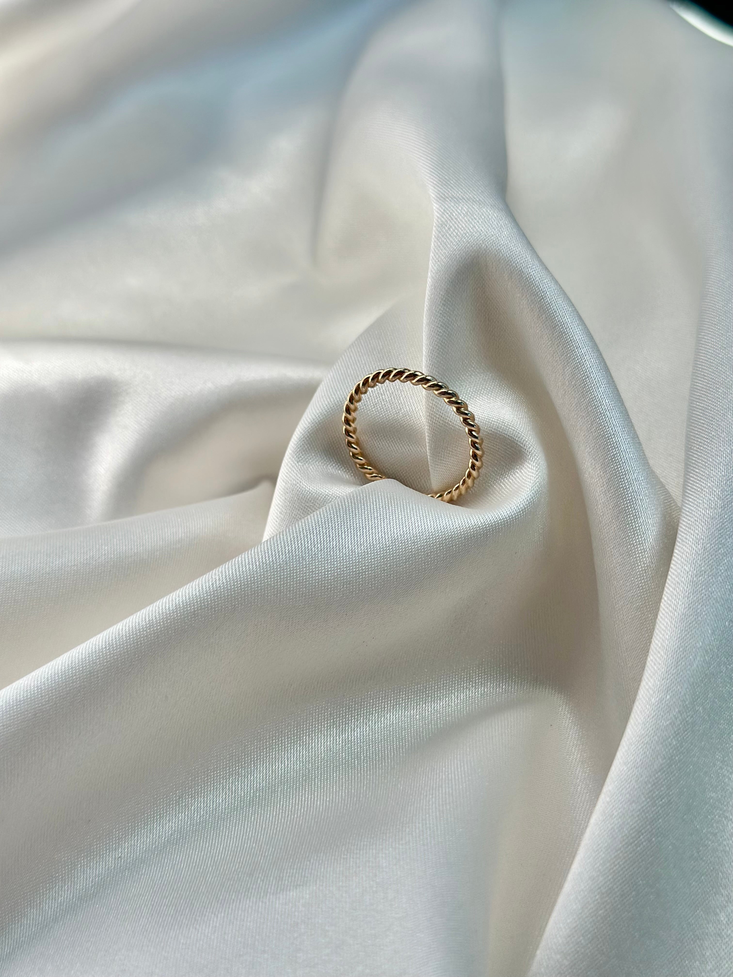 Intertwined (gold-filled)
