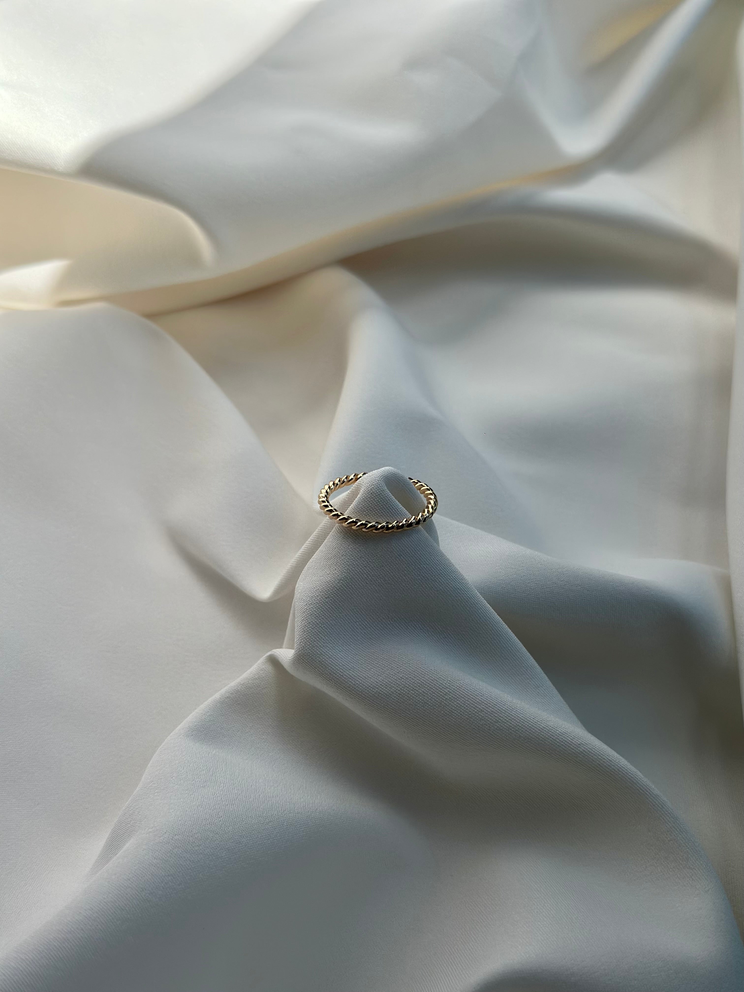 Intertwined (gold-filled)