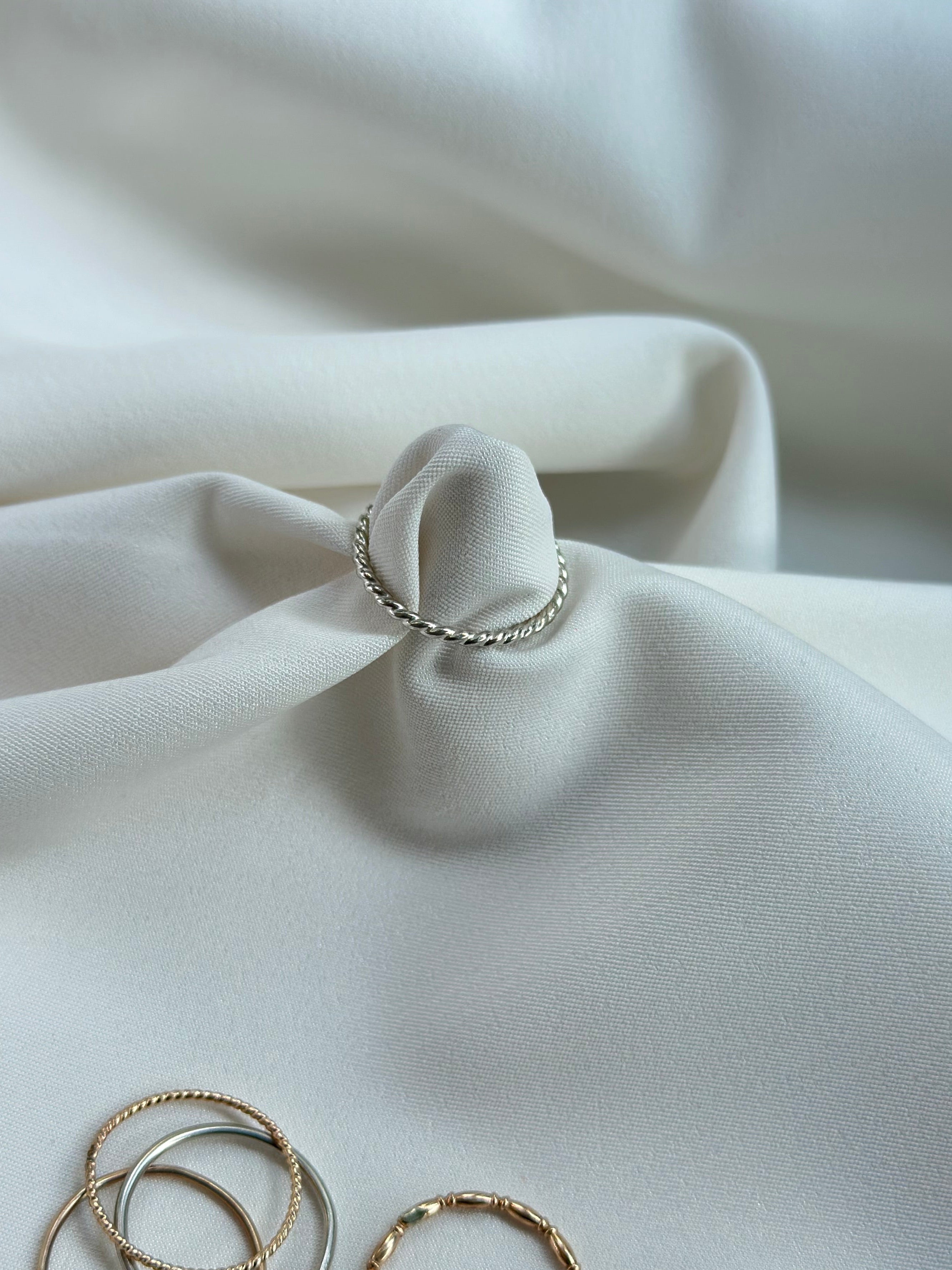 Spiraling Set