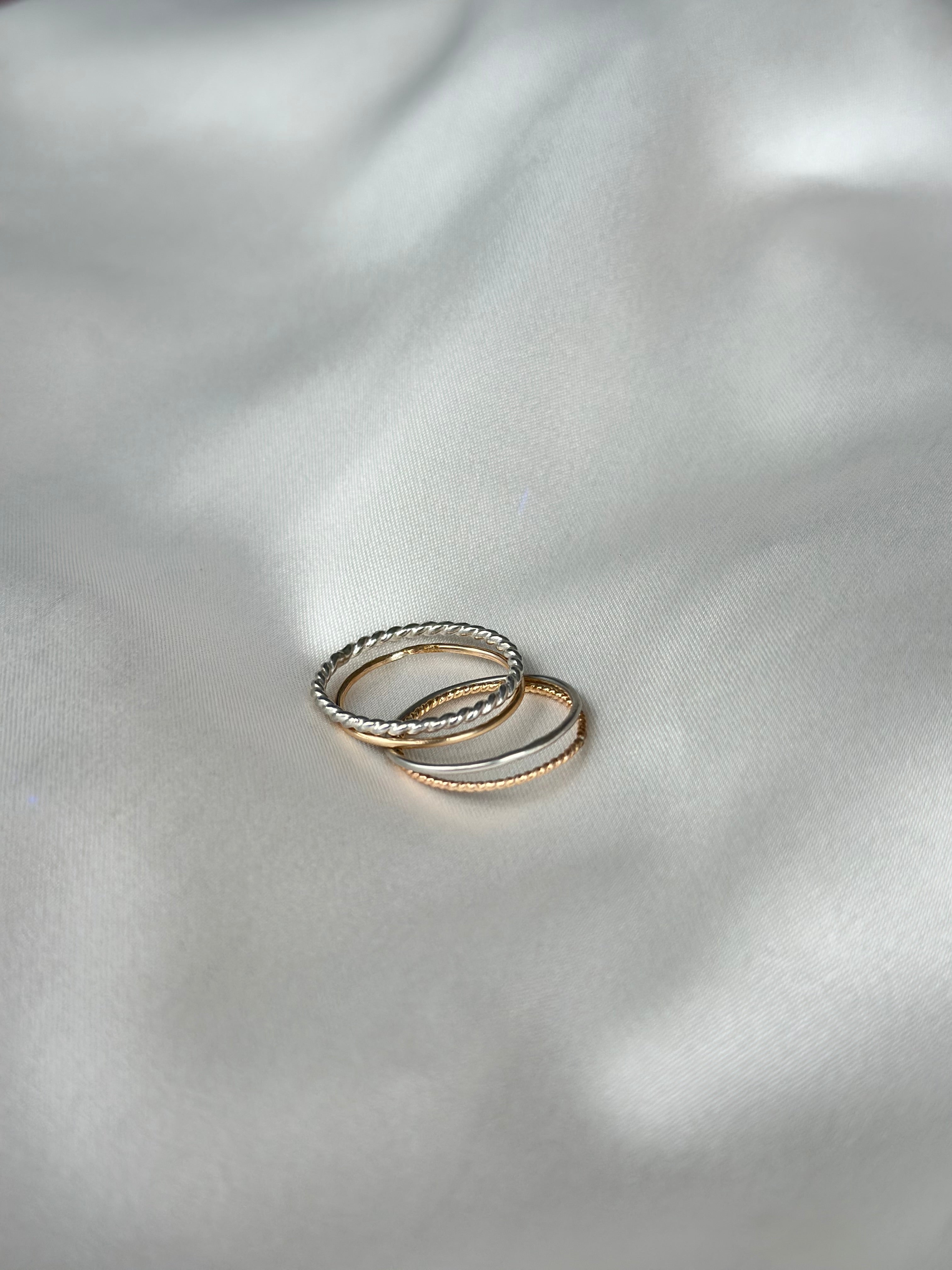 Spiraling Set